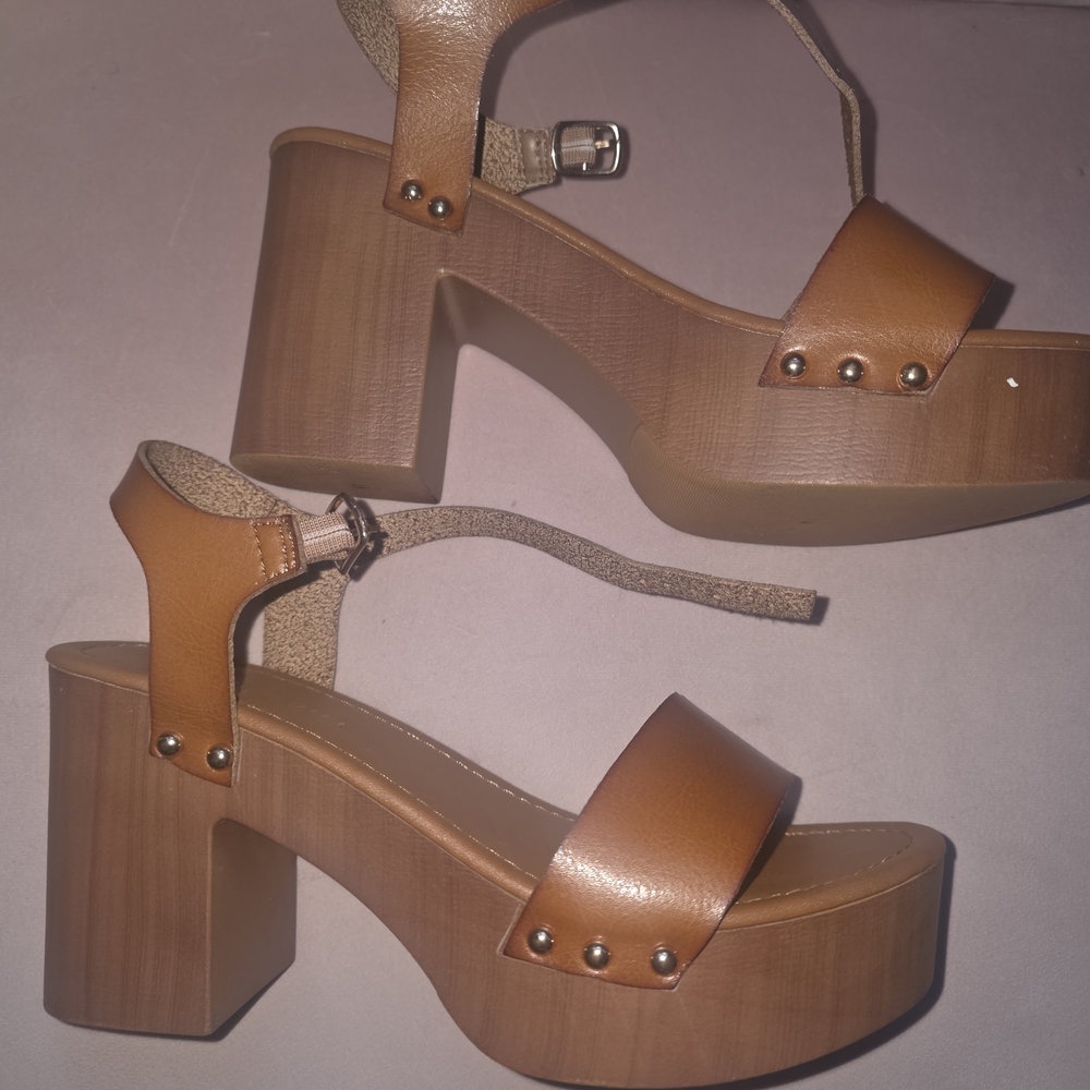 Madden Girl Brown Sandals - Picture 3 of 5